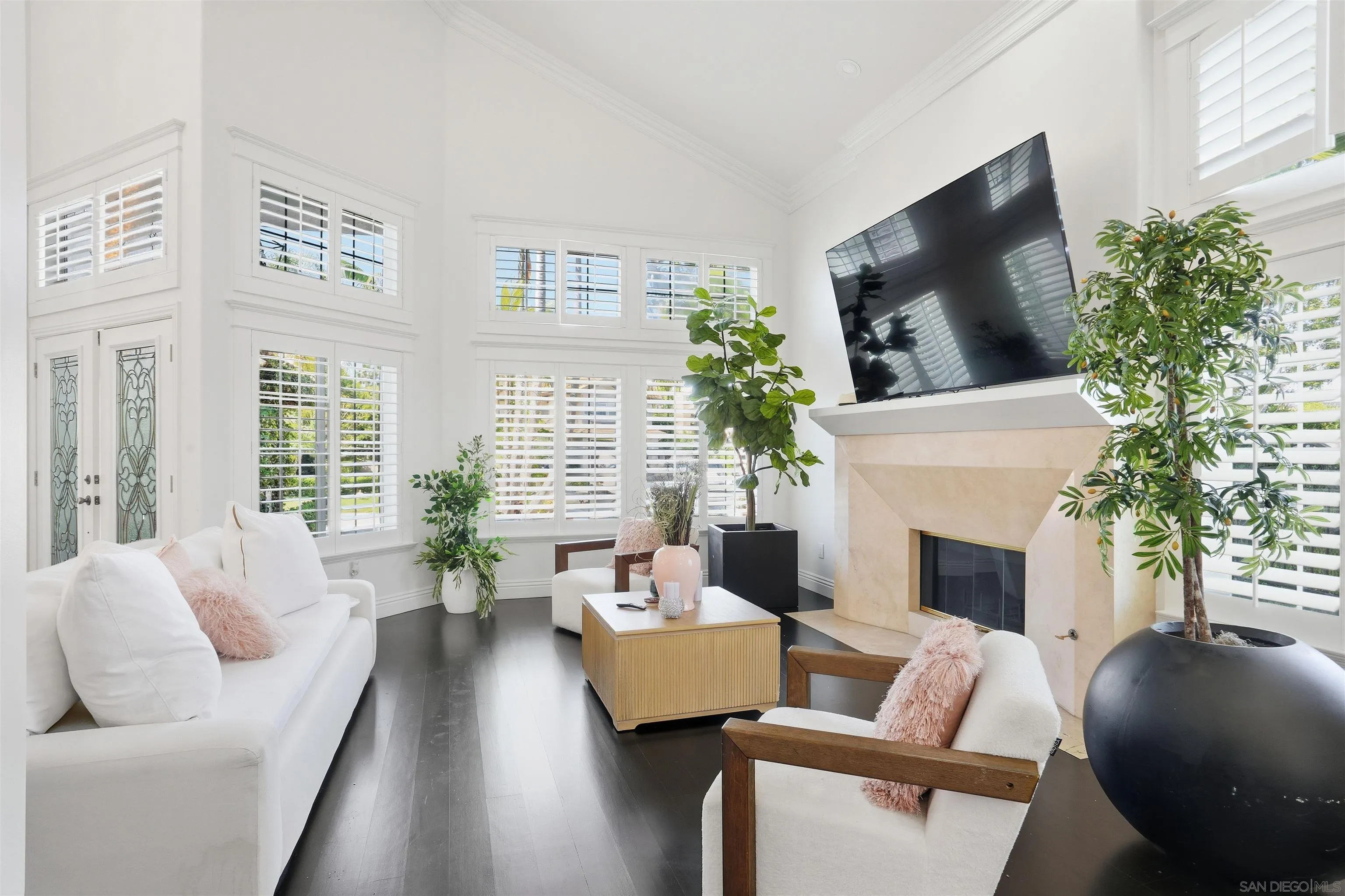 https://cdn.realtyfeed.com/cdn/127/250042033/9a1696602c2bf2fa892750fba99ca230.webp