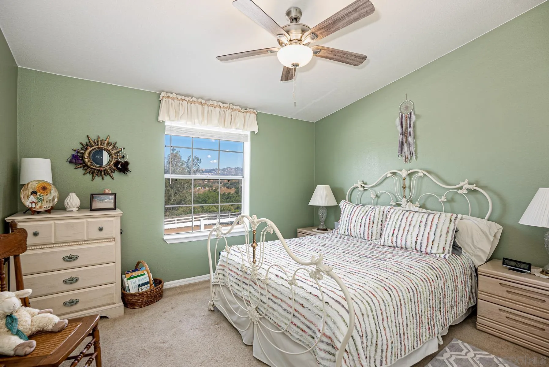 https://cdn.realtyfeed.com/cdn/127/250042035/2a87b086c34019ca732c14b1c1ef51b8.webp