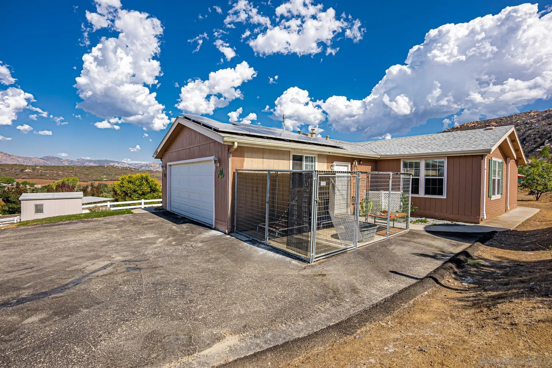 https://cdn.realtyfeed.com/cdn/127/250042035/965082c362832756c2133b394f14dad0.webp