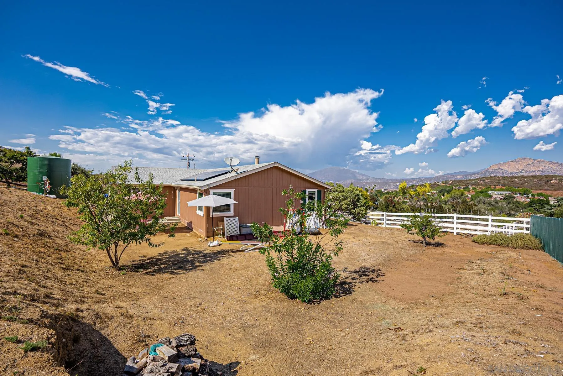 https://cdn.realtyfeed.com/cdn/127/250042035/fb028cca17167b0aee694c42404a6e5e.webp