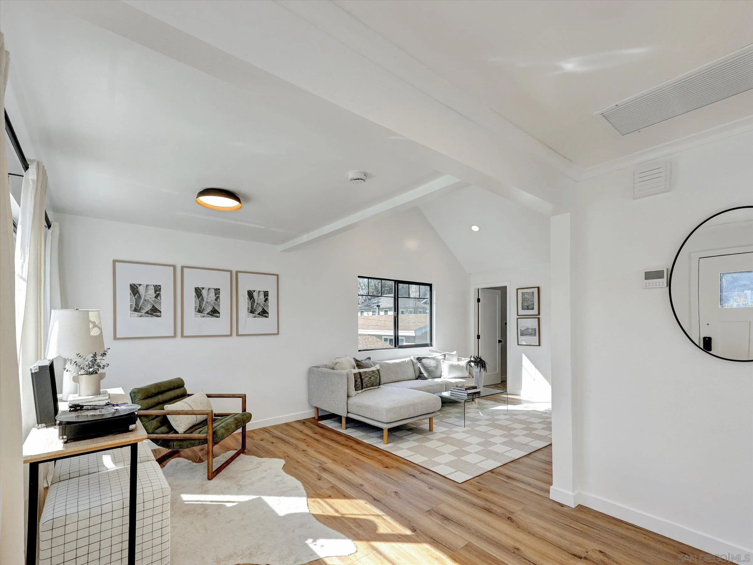 https://cdn.realtyfeed.com/cdn/127/250042039/01bcd1027888b5563a6e56452e1ad09b.webp
