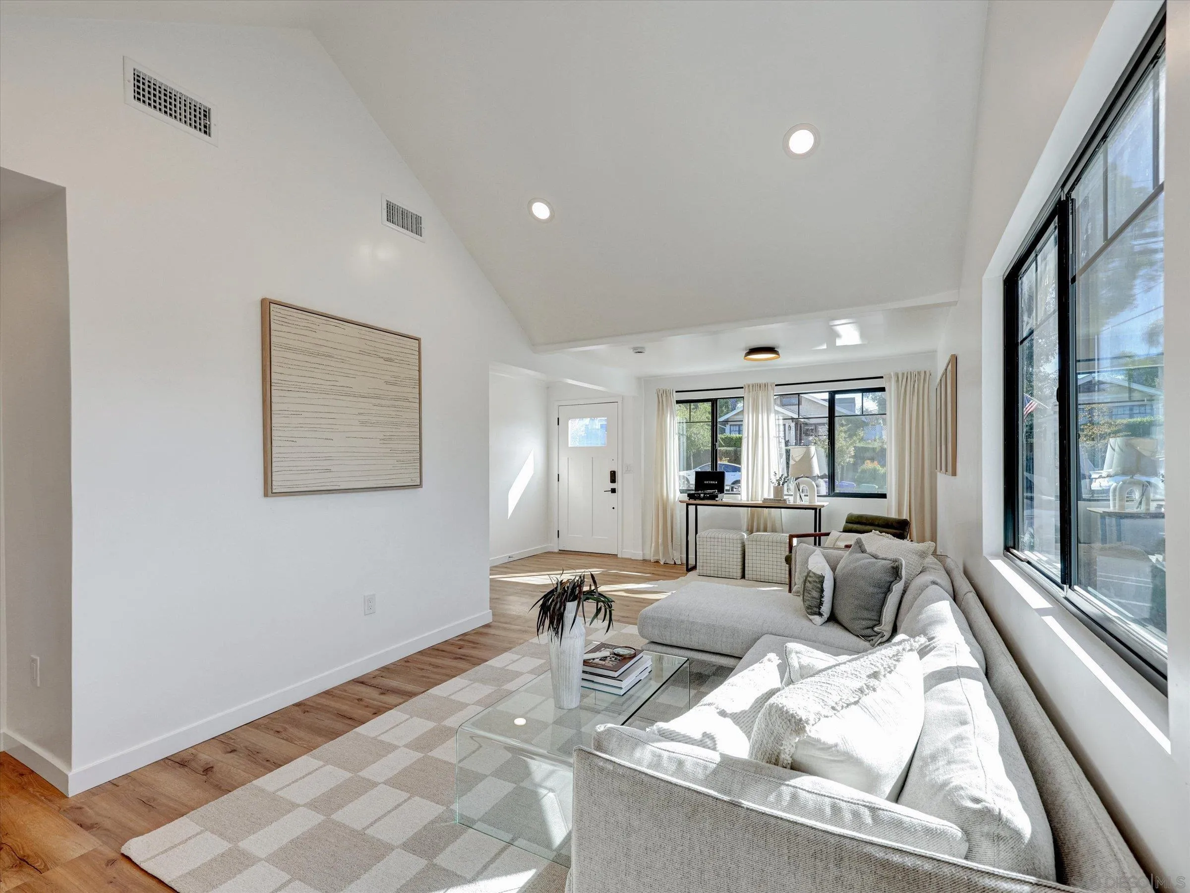 https://cdn.realtyfeed.com/cdn/127/250042039/156994d5884d1ef9ef8ff07bdf44a09d.webp