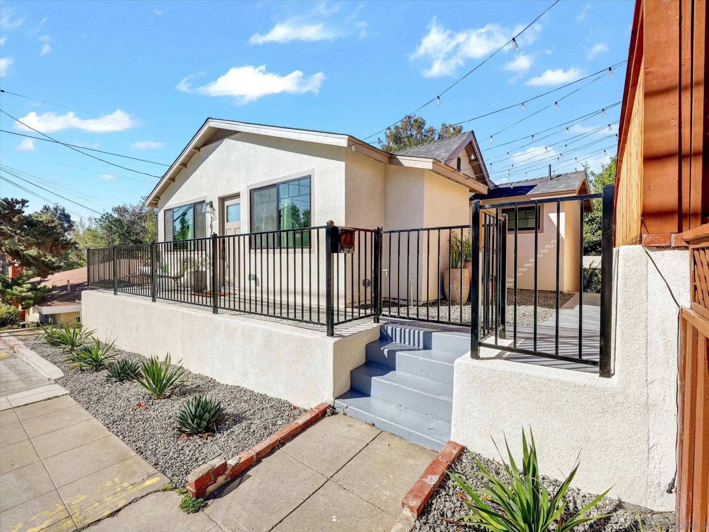 https://cdn.realtyfeed.com/cdn/127/250042039/1b8611f31a4047711091f5a38f93614a.webp