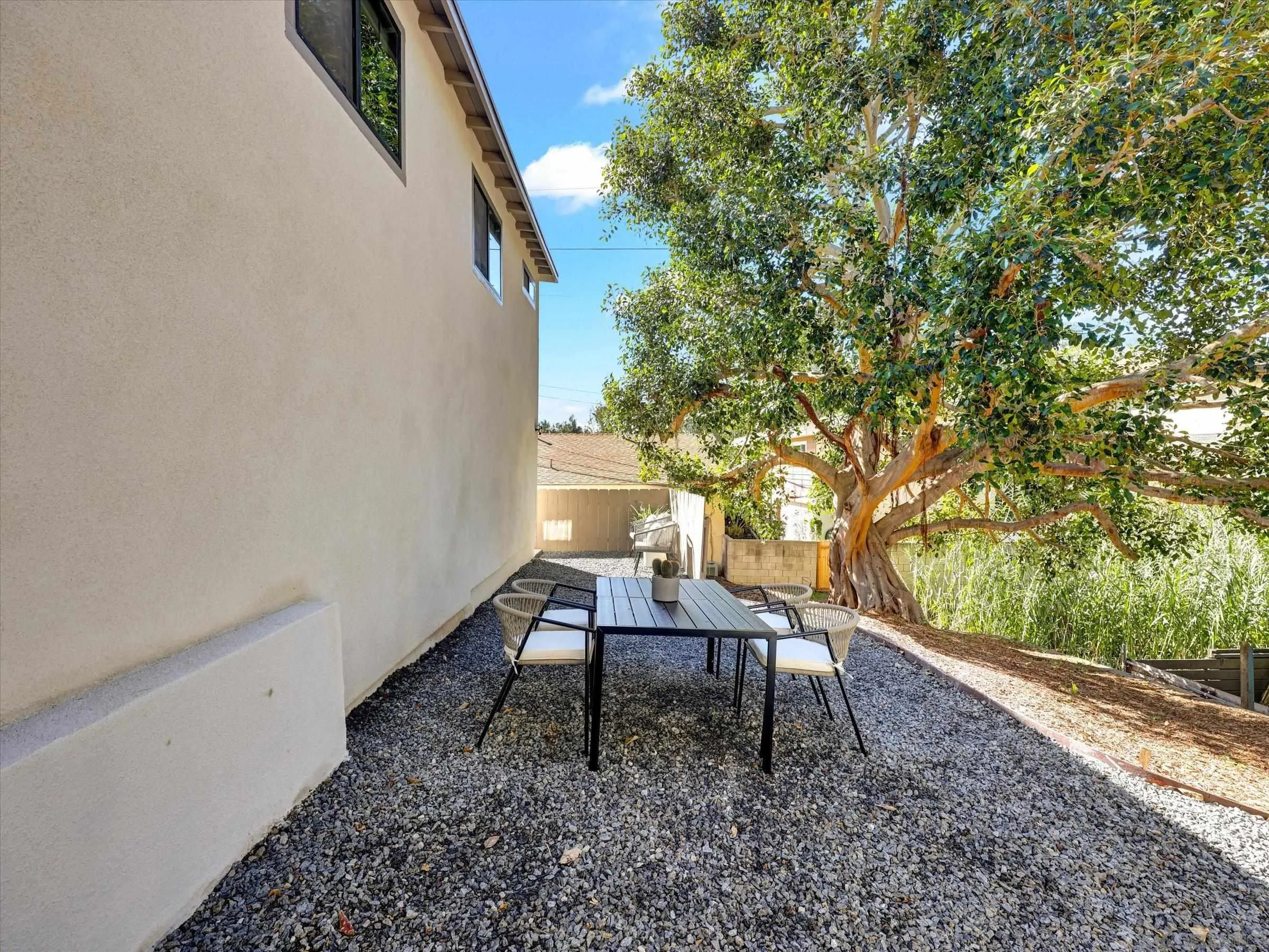 https://cdn.realtyfeed.com/cdn/127/250042039/8458cba8dbc2a5f572029b315c0976d1.webp
