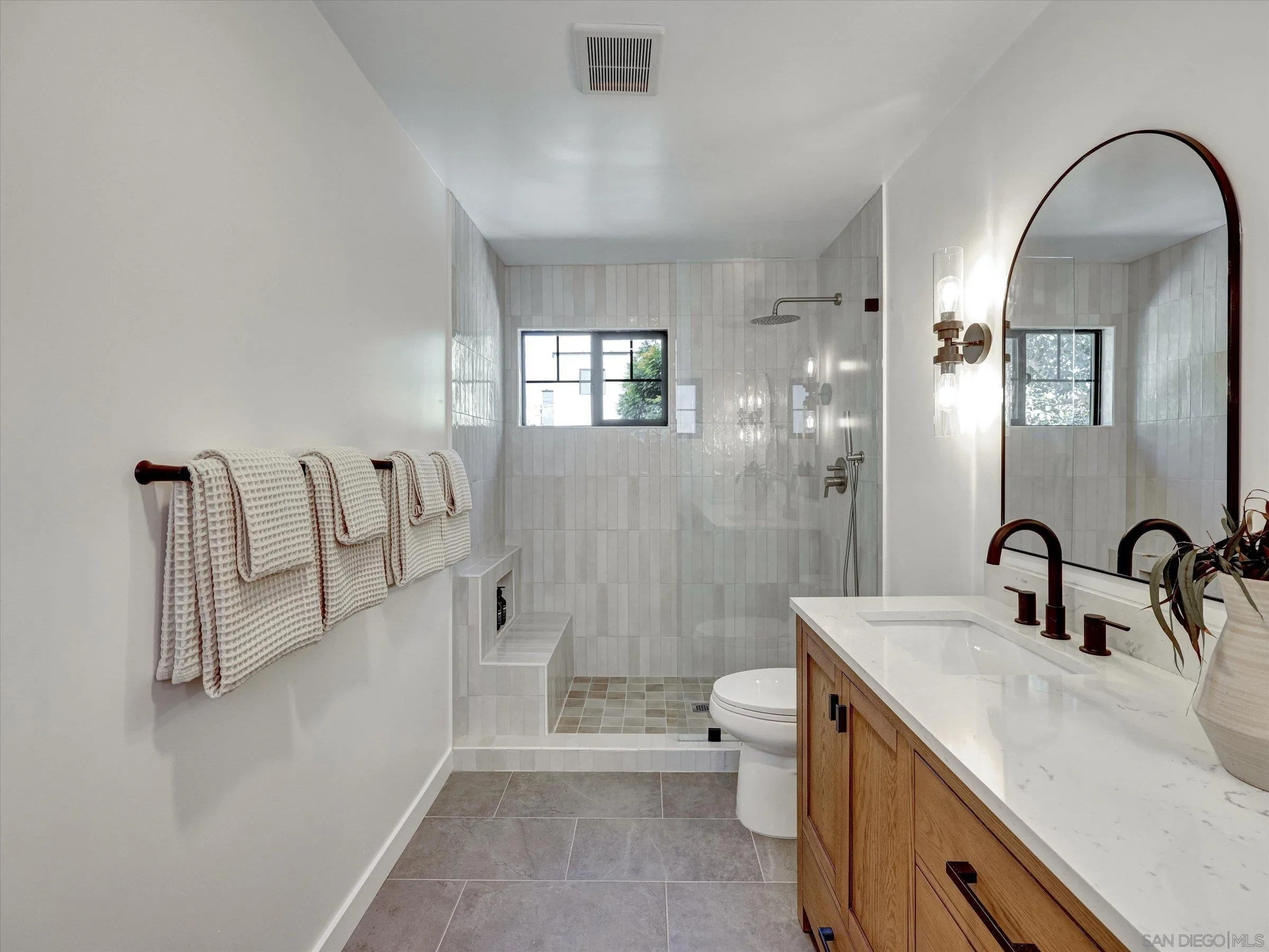 https://cdn.realtyfeed.com/cdn/127/250042039/c2b487a5a865bb1e4524d6d2f484f74c.webp