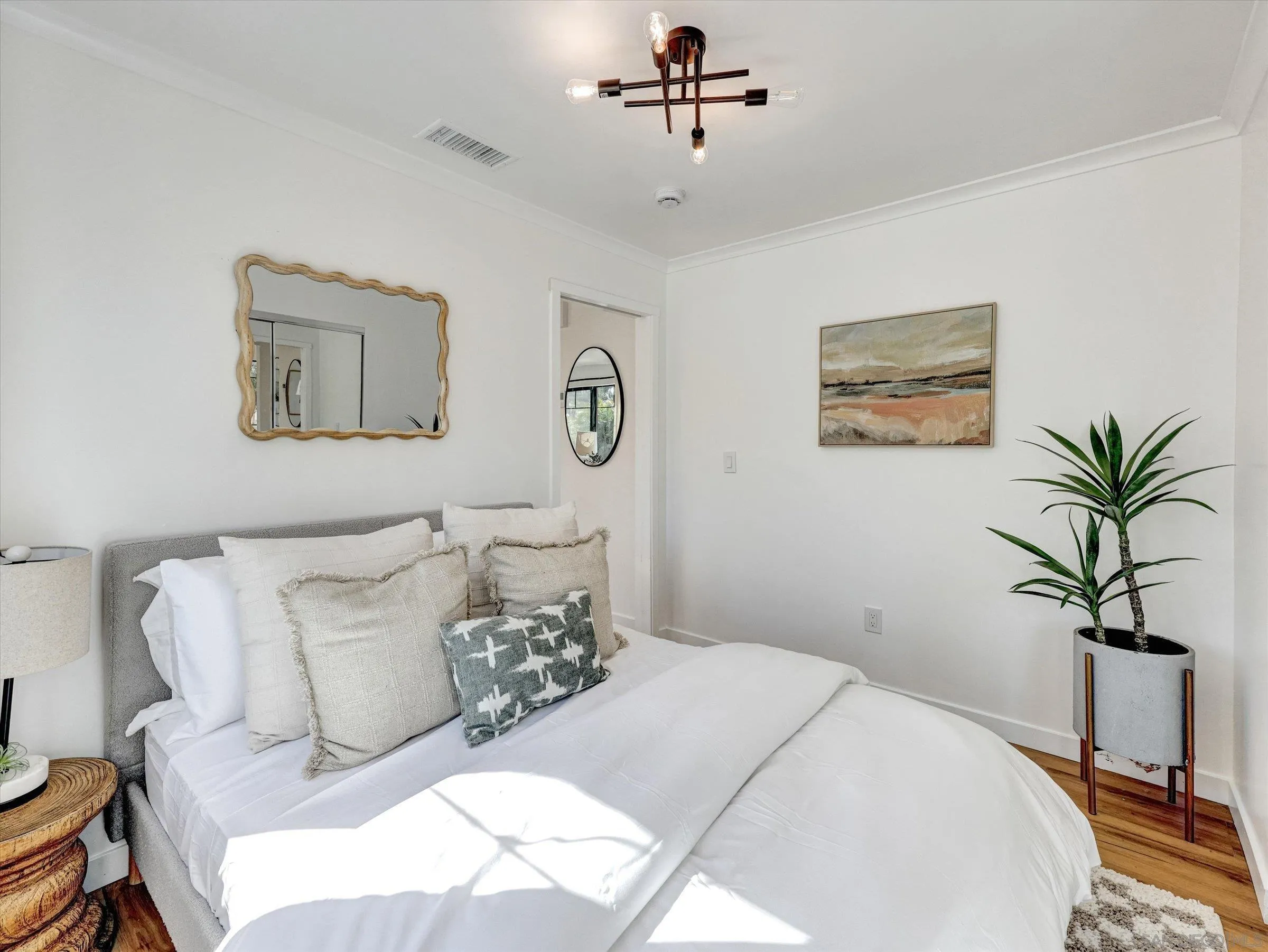 https://cdn.realtyfeed.com/cdn/127/250042039/c763606b1fb4eadc644e7461fbdfcba9.webp