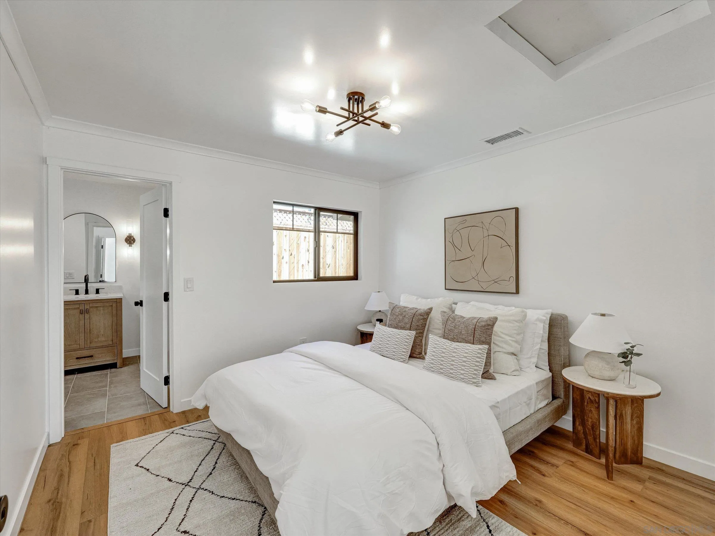 https://cdn.realtyfeed.com/cdn/127/250042039/e4fd65427e0871458d6e413db4e6f4d1.webp