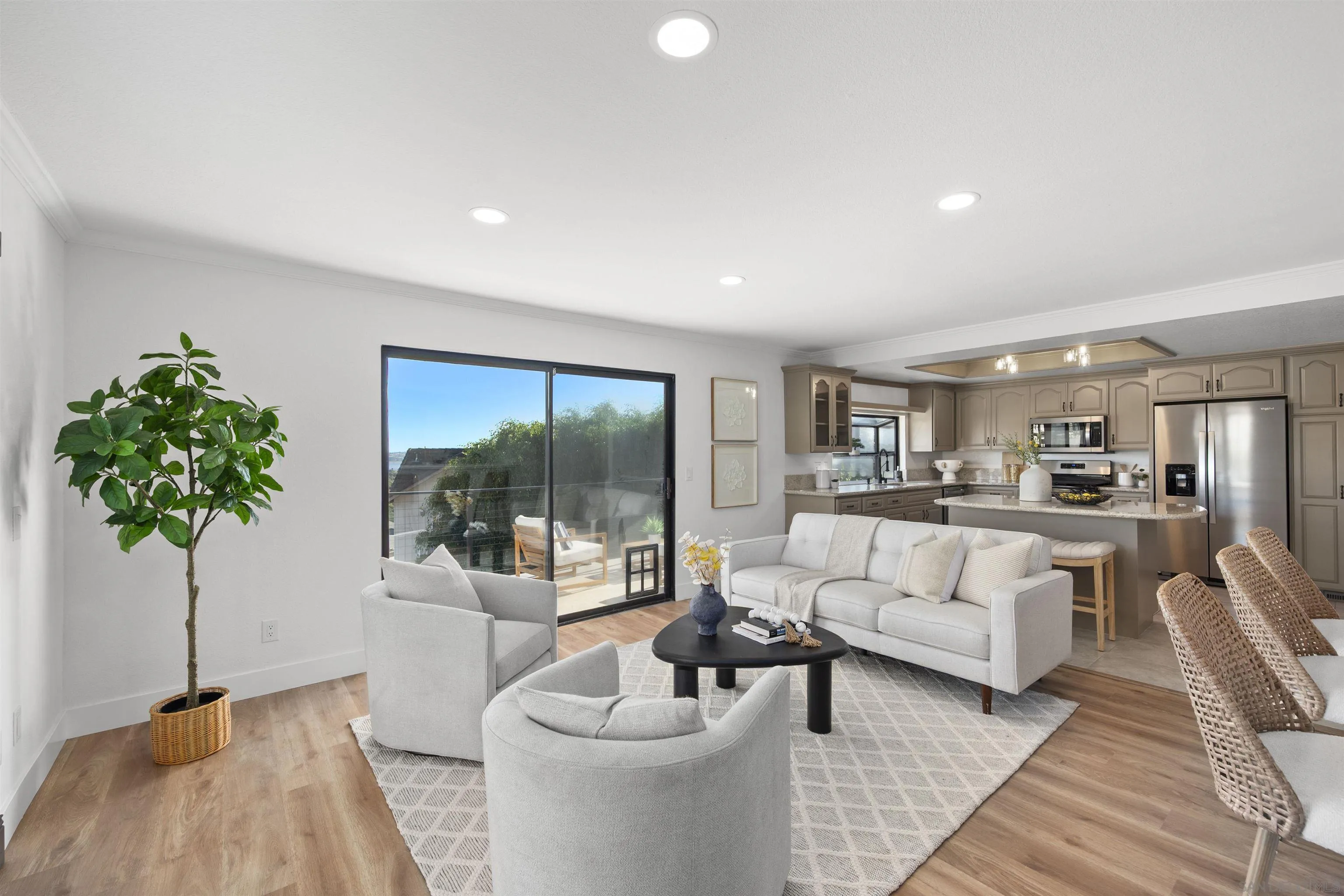 https://cdn.realtyfeed.com/cdn/127/250042048/f30b5fa93d37d492055ad61798f31994.webp