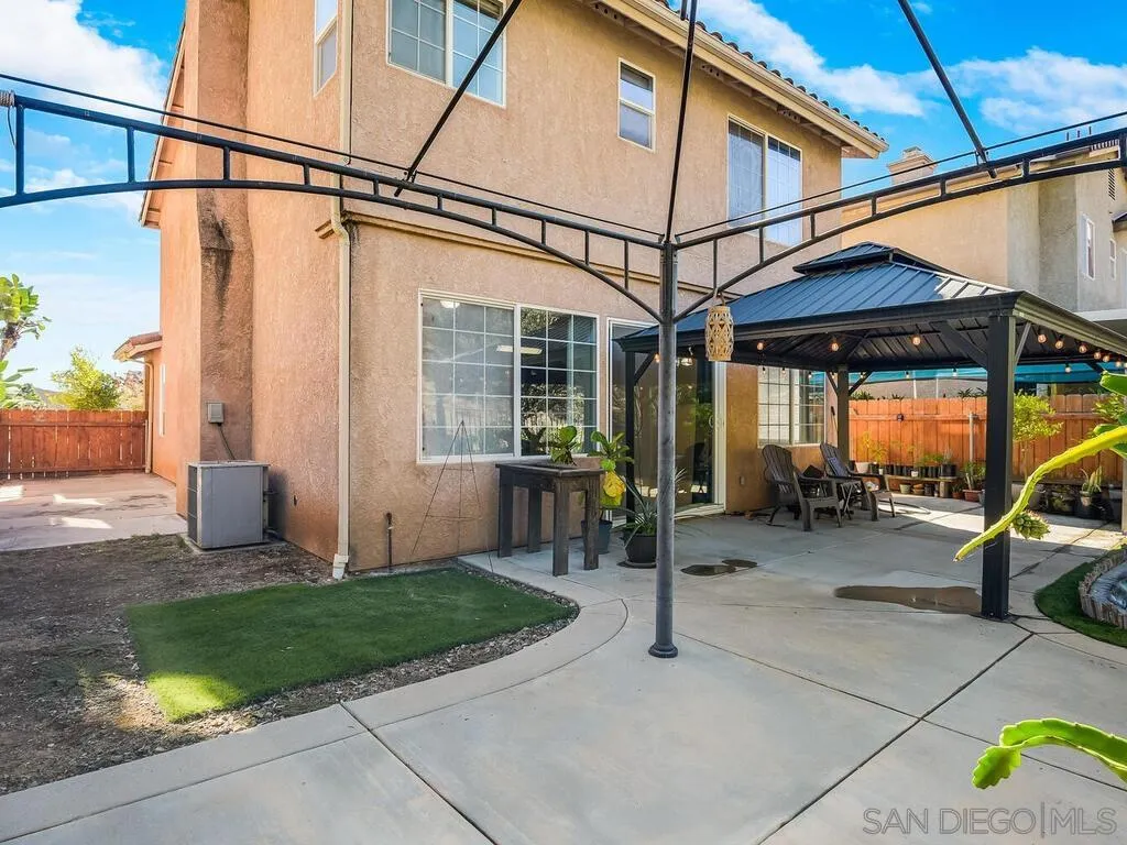 https://cdn.realtyfeed.com/cdn/127/250042050/2ffbc2b0af83390a93c98f1fdb966a68.webp