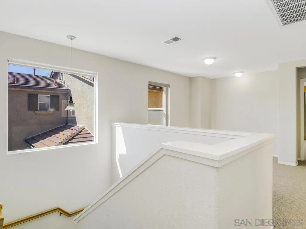 https://cdn.realtyfeed.com/cdn/127/250042050/97a2cb6d01a4083d7faaea51645a91fb.webp