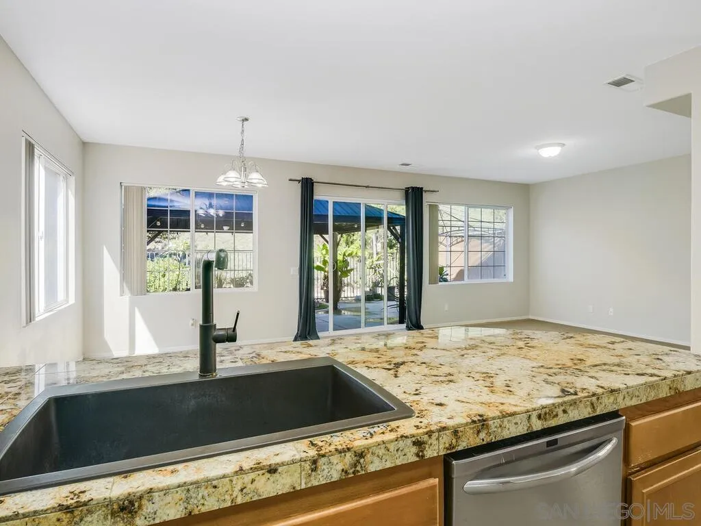 https://cdn.realtyfeed.com/cdn/127/250042050/ee9a06a49937f58afc13a489e6e65301.webp