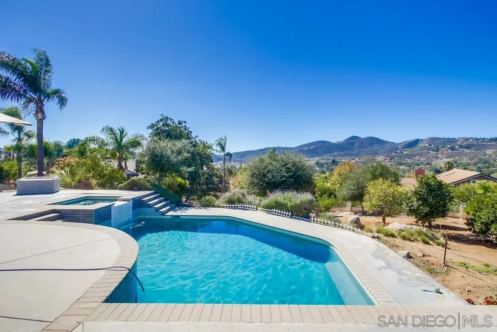 https://cdn.realtyfeed.com/cdn/127/250042053/0c2fdf617987e748a62044d0c8e7c1f9.webp