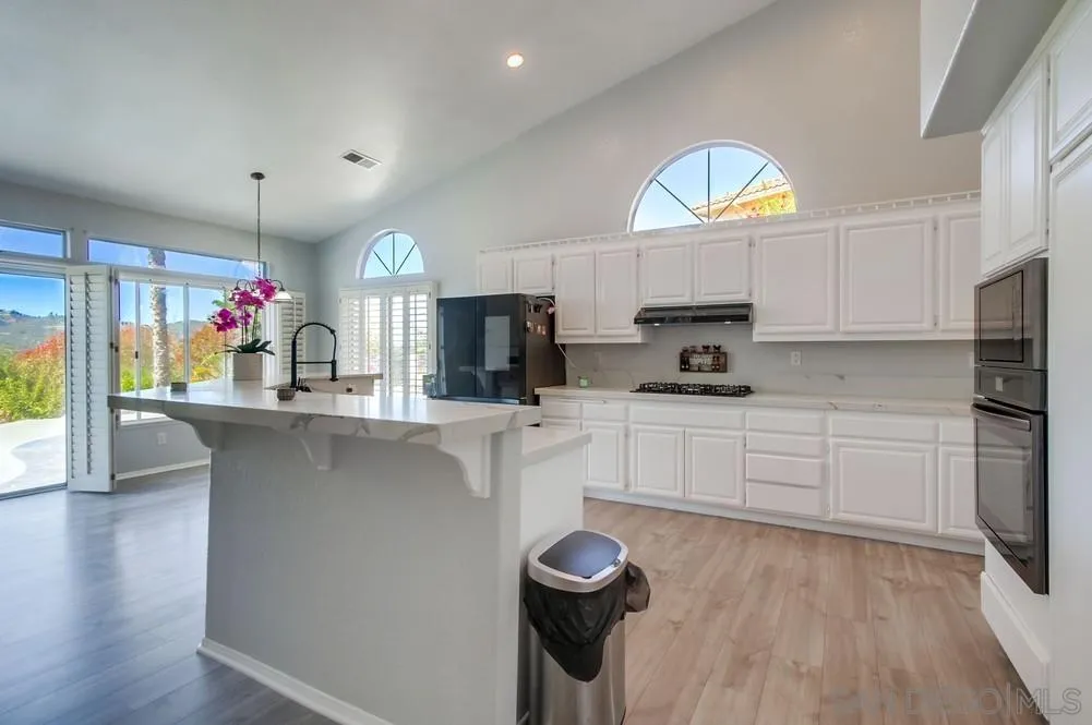 https://cdn.realtyfeed.com/cdn/127/250042053/543e4a828e8c21b0f1311e32d183395a.webp