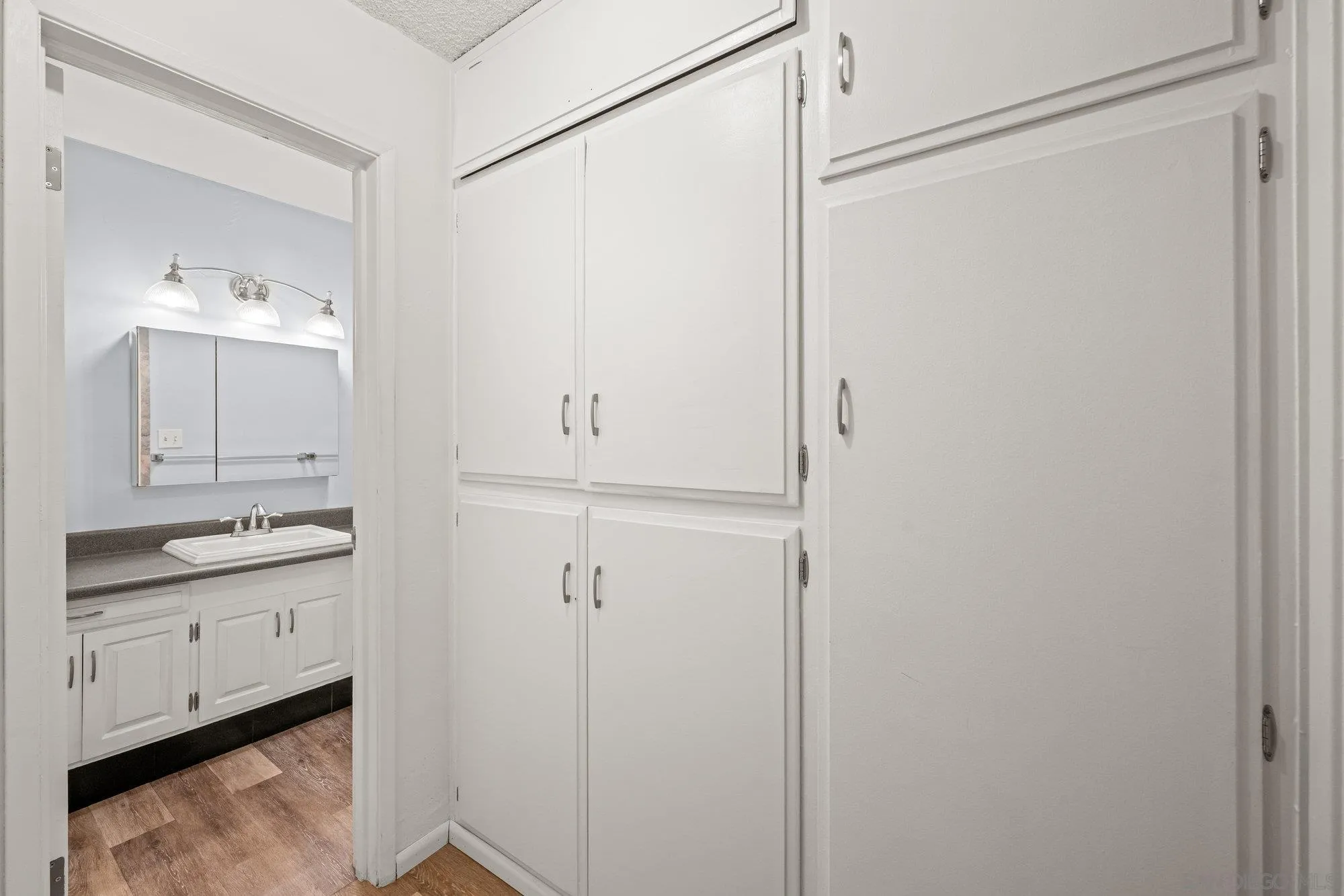 https://cdn.realtyfeed.com/cdn/127/250042055/0a8de63d2c90e10c156b1a79008f3389.webp
