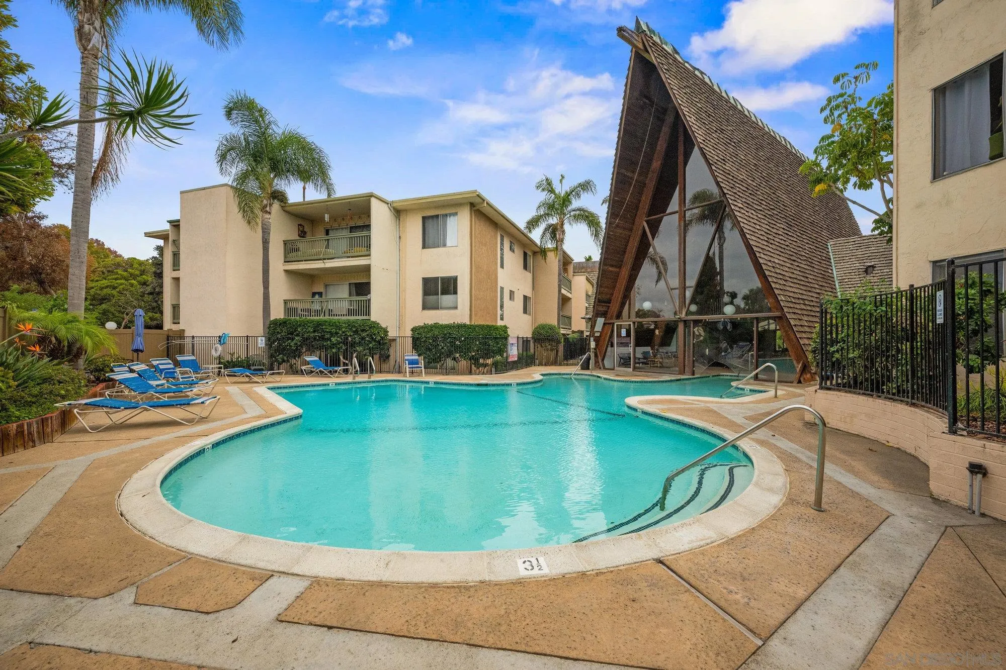 https://cdn.realtyfeed.com/cdn/127/250042055/2ff183d10995408f2991dba813765f1f.webp