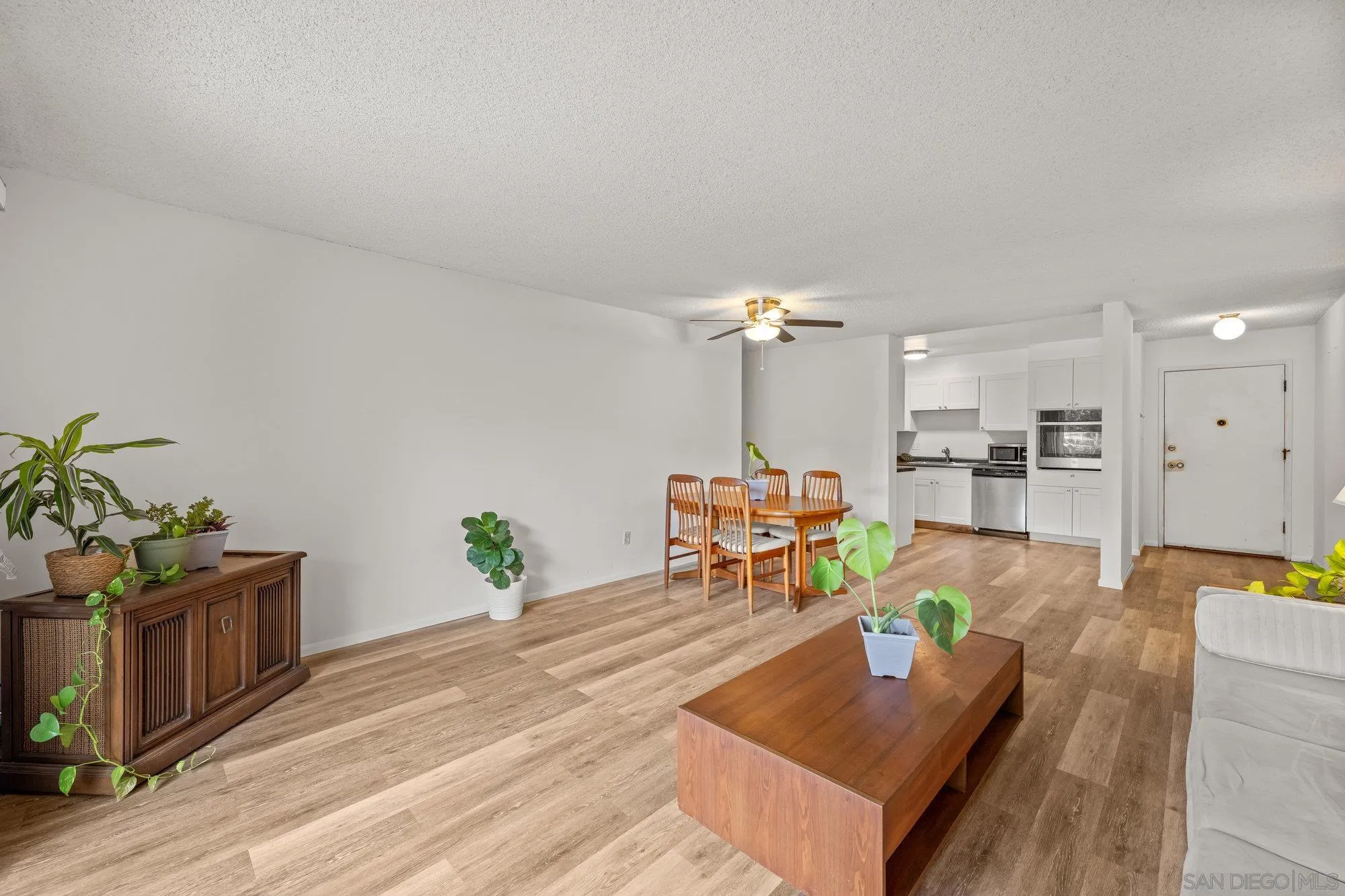 https://cdn.realtyfeed.com/cdn/127/250042055/4ae5195624035f92e771ebce3ecd8e9c.webp