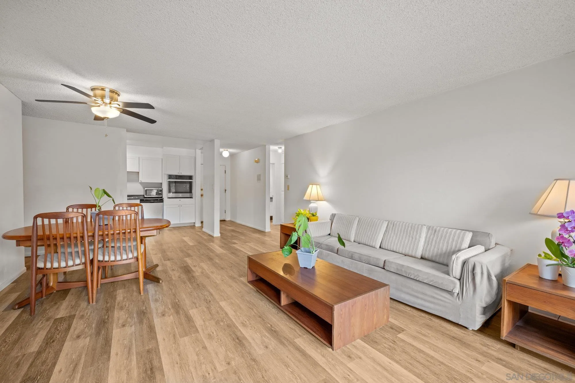 https://cdn.realtyfeed.com/cdn/127/250042055/54493872dd59f8531f54a55f2c6c7a07.webp