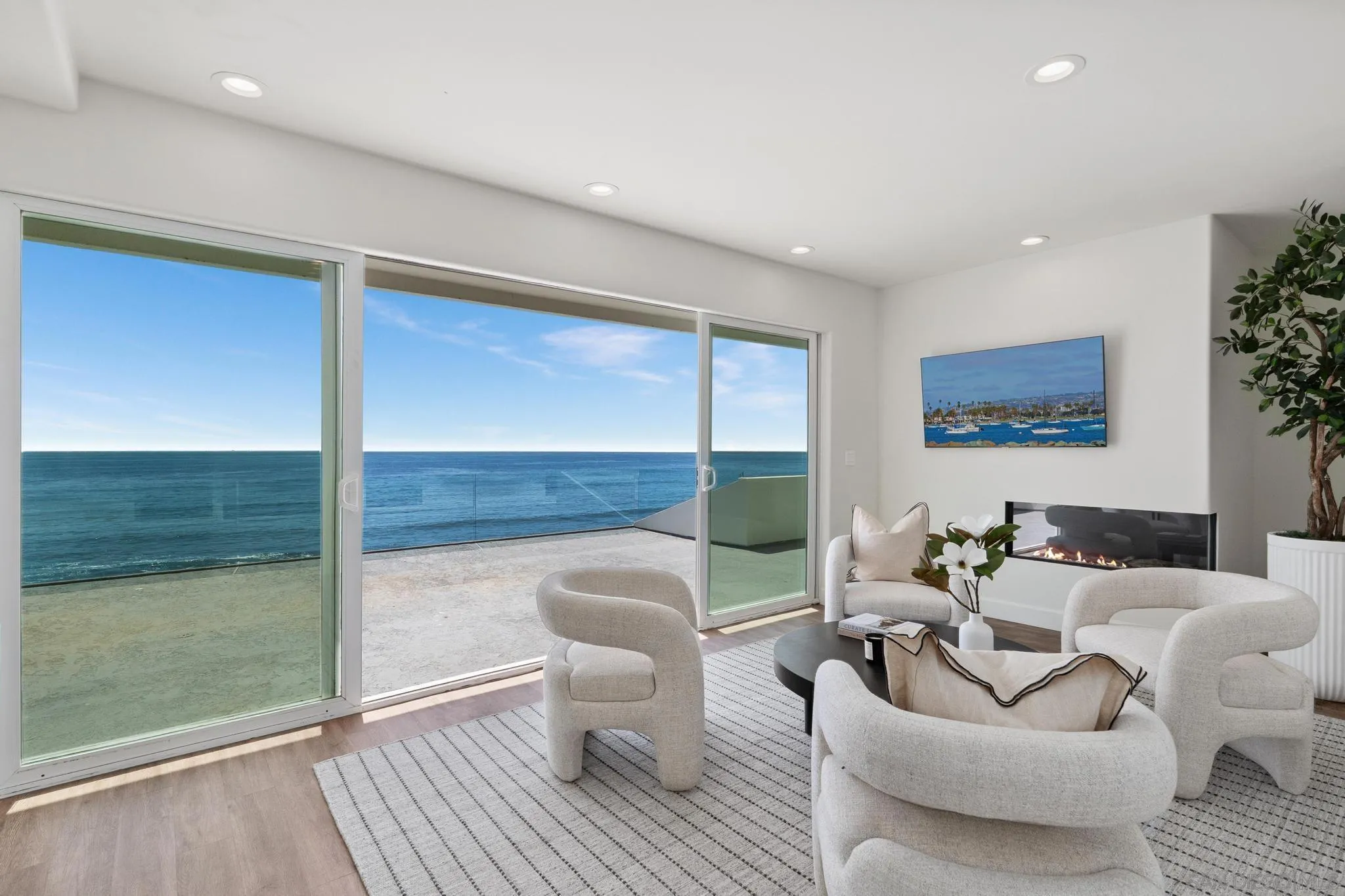 https://cdn.realtyfeed.com/cdn/127/250042060/a56e0ef19d865520b094bc7d453bd50d.webp