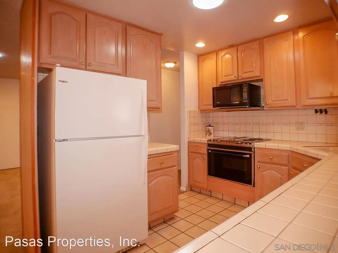 https://cdn.realtyfeed.com/cdn/127/250042061/50a223c8f1bbf2d1b0c7593e8956fc85.webp