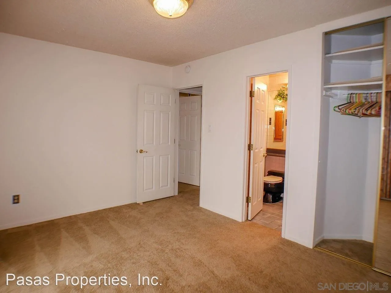https://cdn.realtyfeed.com/cdn/127/250042061/b0c43c4d4b2251765db2c97d9c784f6d.webp