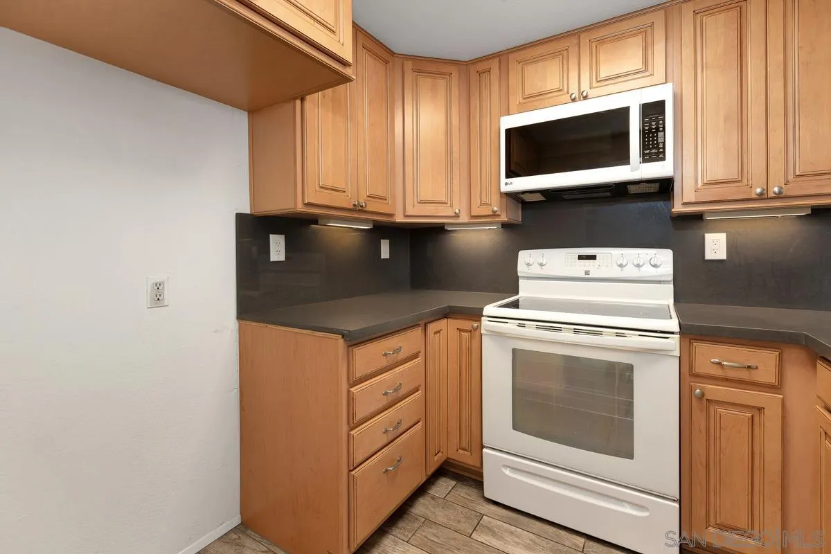 https://cdn.realtyfeed.com/cdn/127/250042065/01314180d6756c1b33129092e94e47e2.webp