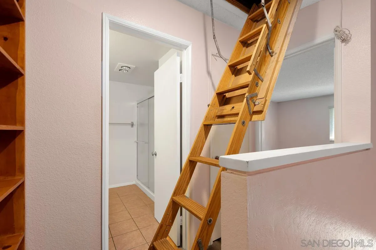 https://cdn.realtyfeed.com/cdn/127/250042065/21352514913a17314d3d4f4a8b96b1f2.webp