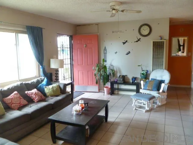 https://cdn.realtyfeed.com/cdn/127/250042070/70ccfcbee7af83bfb0a1edcc8cb1495d.webp