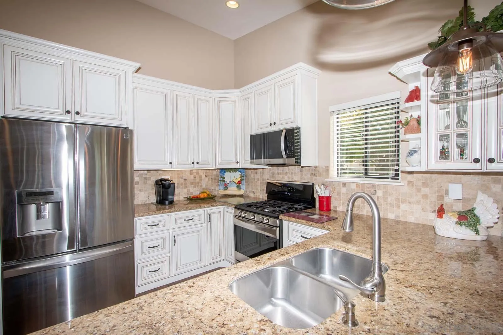 https://cdn.realtyfeed.com/cdn/127/250042072/33b705c032c1718c690ca408e65ee3bf.webp