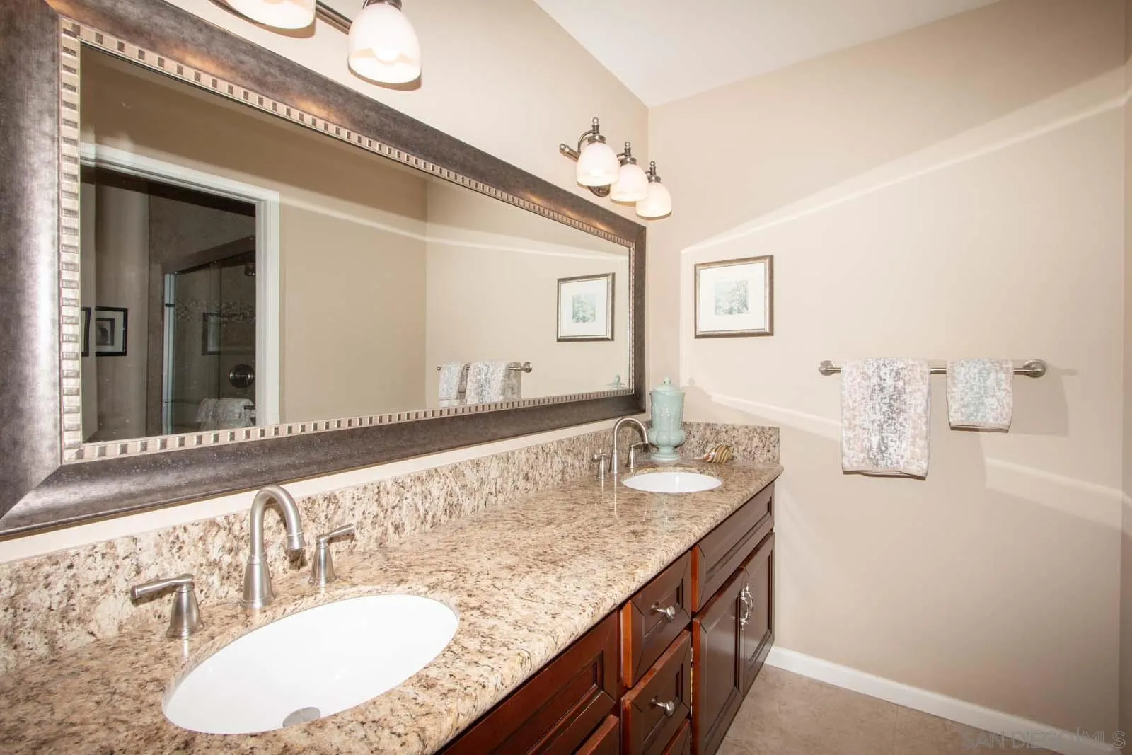 https://cdn.realtyfeed.com/cdn/127/250042072/76f469bbd5c2810ef3bd8fe42956e6a7.webp