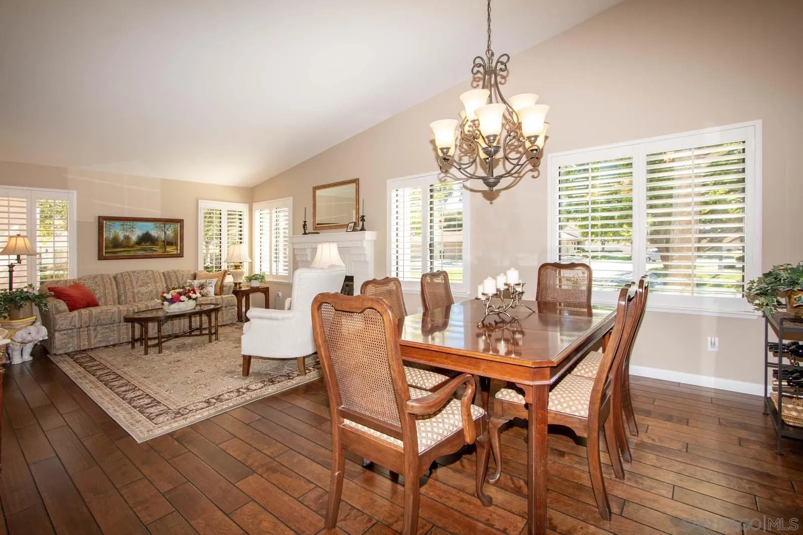 https://cdn.realtyfeed.com/cdn/127/250042072/a7872c890c9ecd3f7775c65522c0e6c8.webp