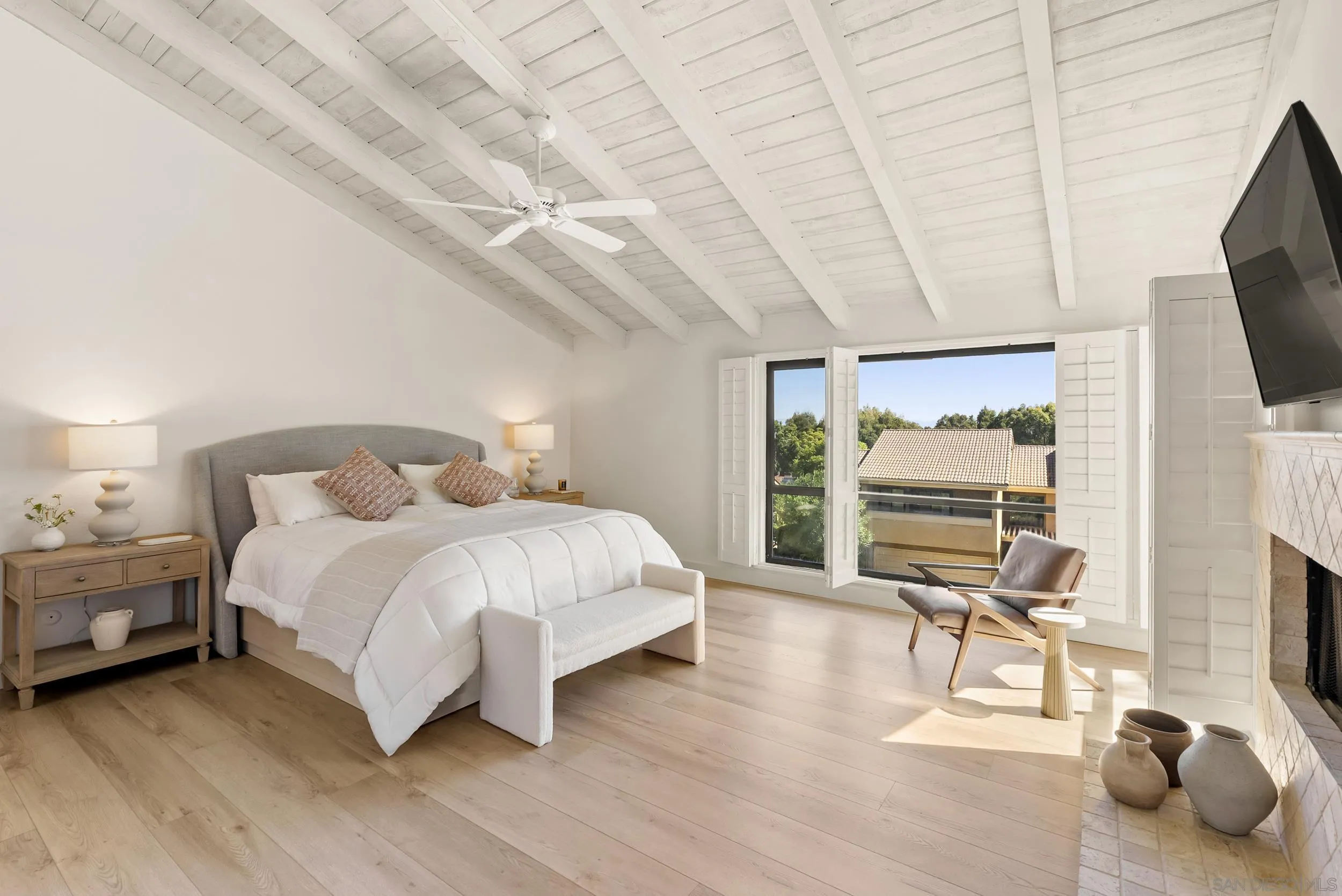 https://cdn.realtyfeed.com/cdn/127/250042073/ad24147d9ba8daa847c2d8457f39b588.webp