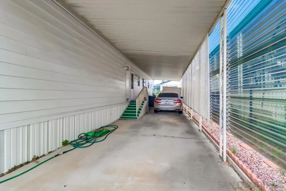 https://cdn.realtyfeed.com/cdn/127/250042076/080f3e0df21d44fd3ef14737e8f3fb71.webp