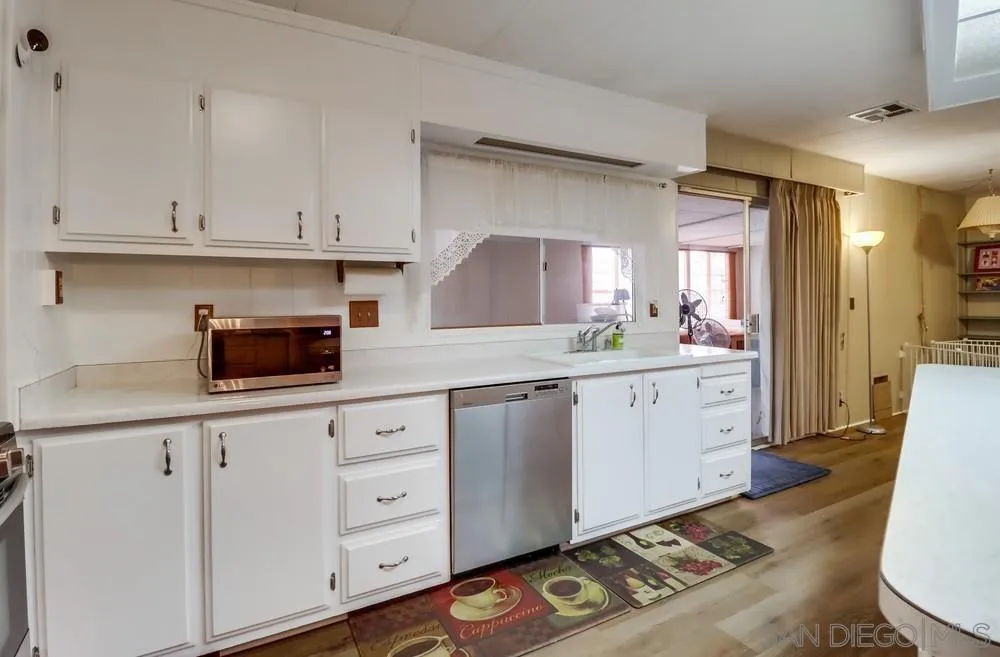 https://cdn.realtyfeed.com/cdn/127/250042076/2627c47e530c27b87e0af03cc488e178.webp