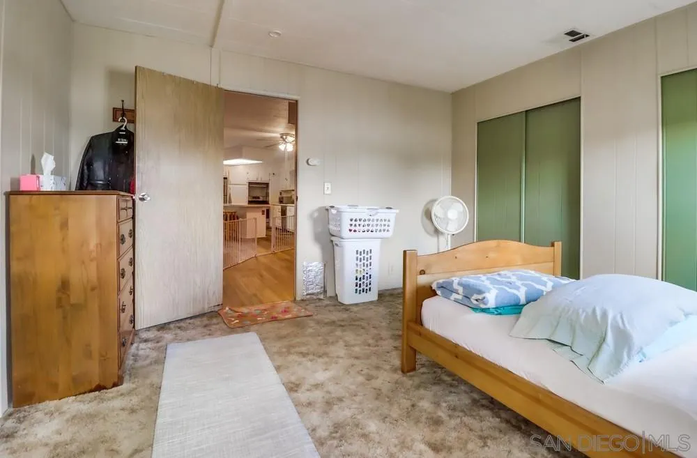 https://cdn.realtyfeed.com/cdn/127/250042076/32daa1599583b790ea8a42ae5800361e.webp
