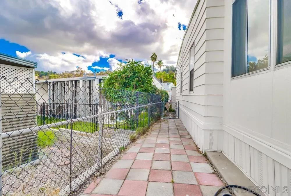 https://cdn.realtyfeed.com/cdn/127/250042076/4ab70c540ea52c8e1e8df5c32de4f599.webp