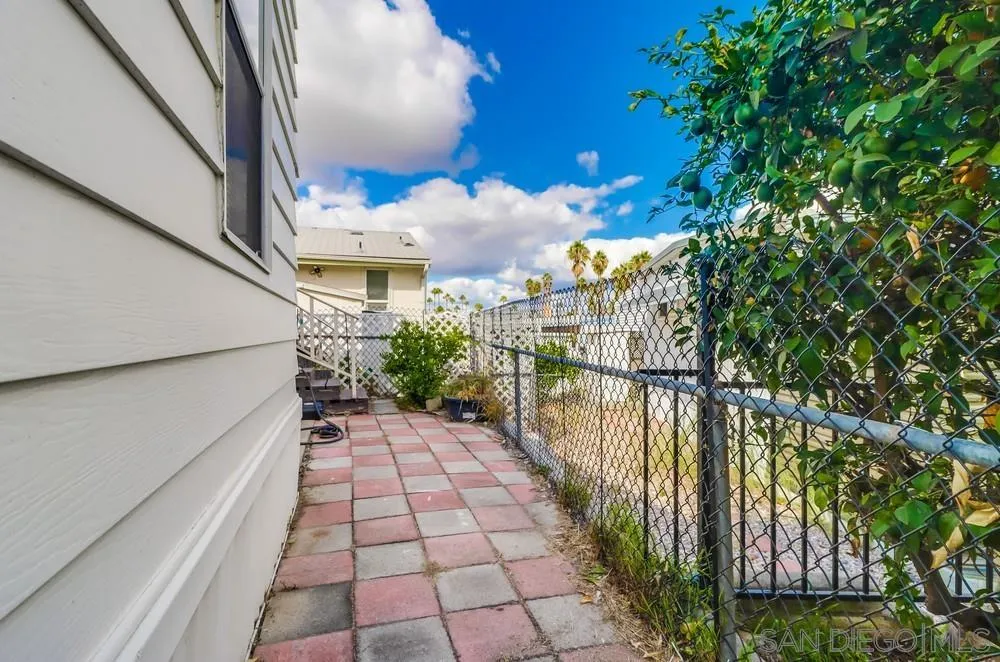 https://cdn.realtyfeed.com/cdn/127/250042076/5ea8ac1770659644480f063b969b8a51.webp