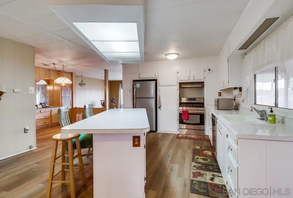 https://cdn.realtyfeed.com/cdn/127/250042076/6d5a46631231fb7a2389da780e5d3ef4.webp