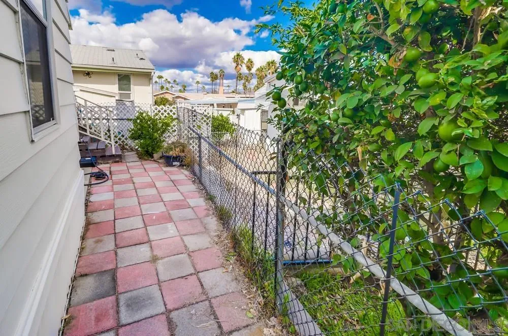 https://cdn.realtyfeed.com/cdn/127/250042076/aab22e94c7a7dfe6e7b2d2ba75c5f844.webp