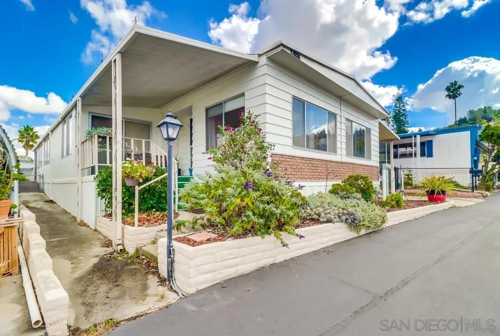 https://cdn.realtyfeed.com/cdn/127/250042076/cccc254e77b7035e2196dcdd86410b57.webp