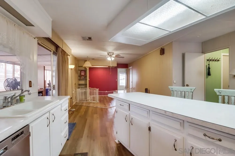 https://cdn.realtyfeed.com/cdn/127/250042076/cce9033f6ab2958a4e9a29ab8a117a5d.webp