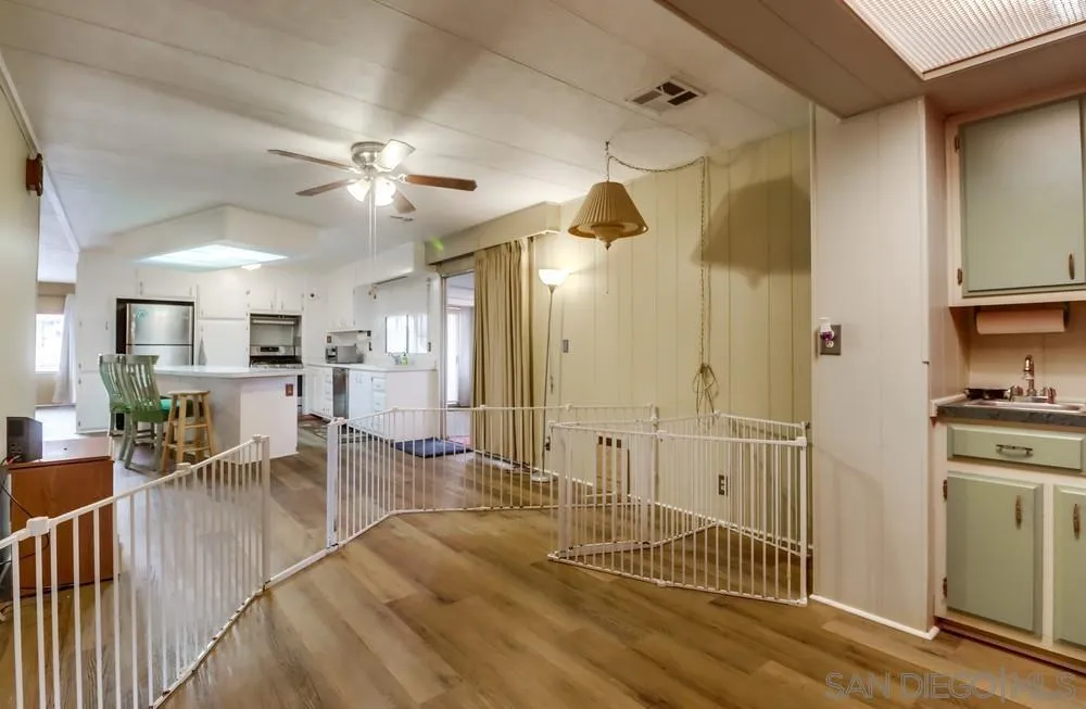 https://cdn.realtyfeed.com/cdn/127/250042076/db6eaa13d0ccb004de30972690af3eed.webp