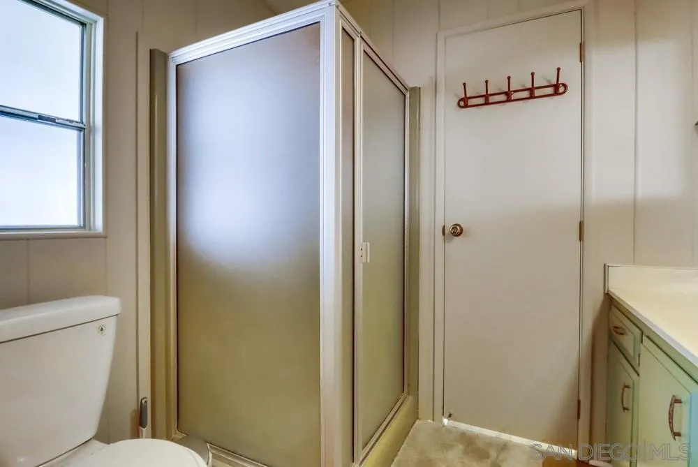 https://cdn.realtyfeed.com/cdn/127/250042076/e593aa752f9a402594589fcfbae3bc93.webp