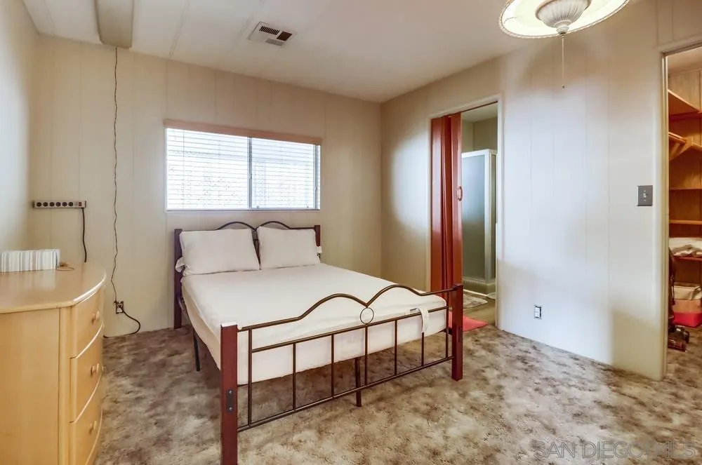 https://cdn.realtyfeed.com/cdn/127/250042076/f0d3f26b0e9006c4c915af613ee098c8.webp