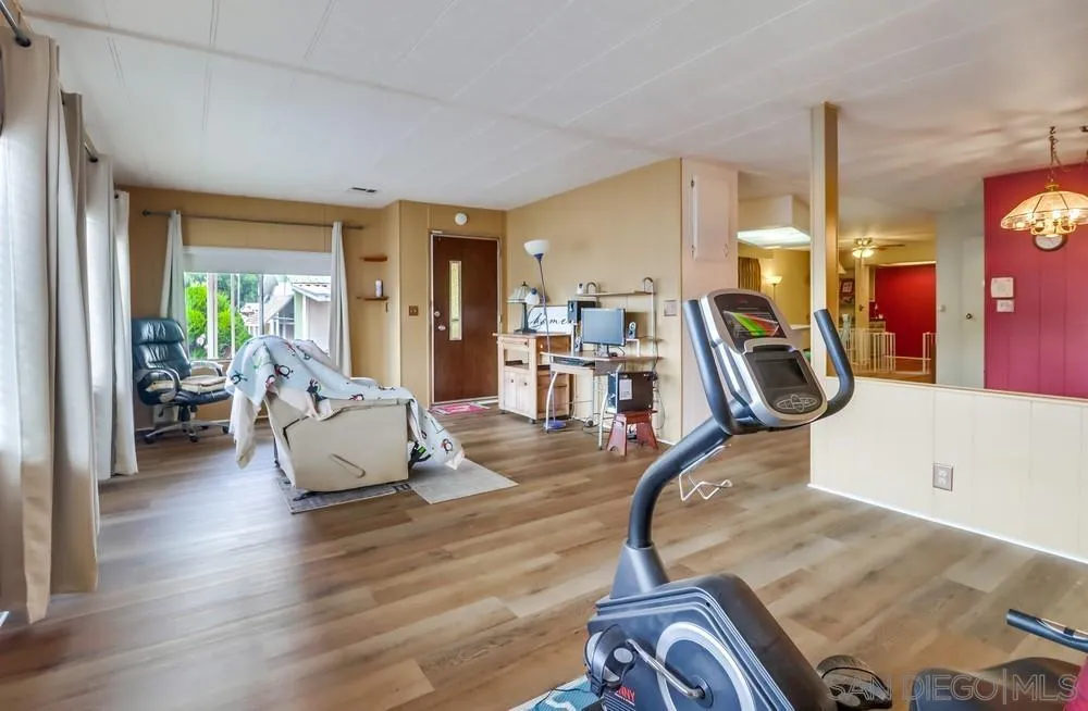 https://cdn.realtyfeed.com/cdn/127/250042076/f1f82aa1c933940bae6208c64a5efd21.webp