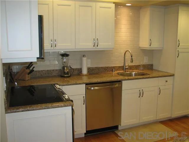 https://cdn.realtyfeed.com/cdn/127/250042077/c2ebbe5dcd6a6c48adadceaf27faa31f.webp