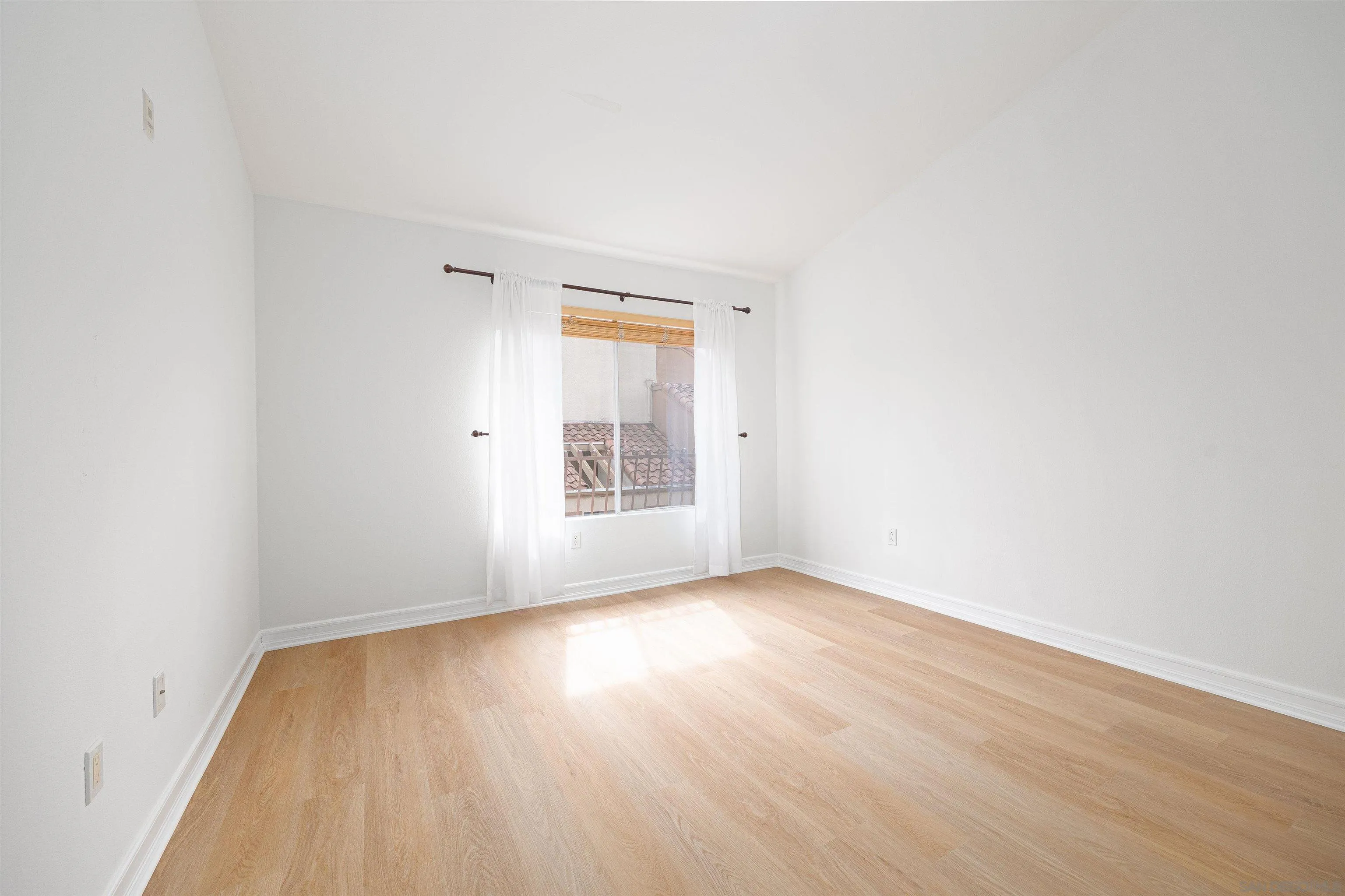 https://cdn.realtyfeed.com/cdn/127/250042080/b20133f673b8b1fbabcf67a42dbf07d5.webp