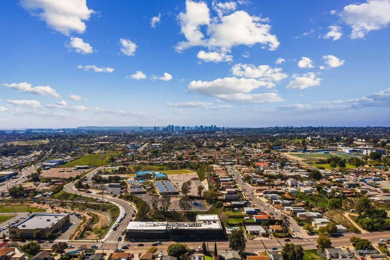https://cdn.realtyfeed.com/cdn/127/250042082/1d4b8dbcea634f2b095580fcd05e8a58.webp