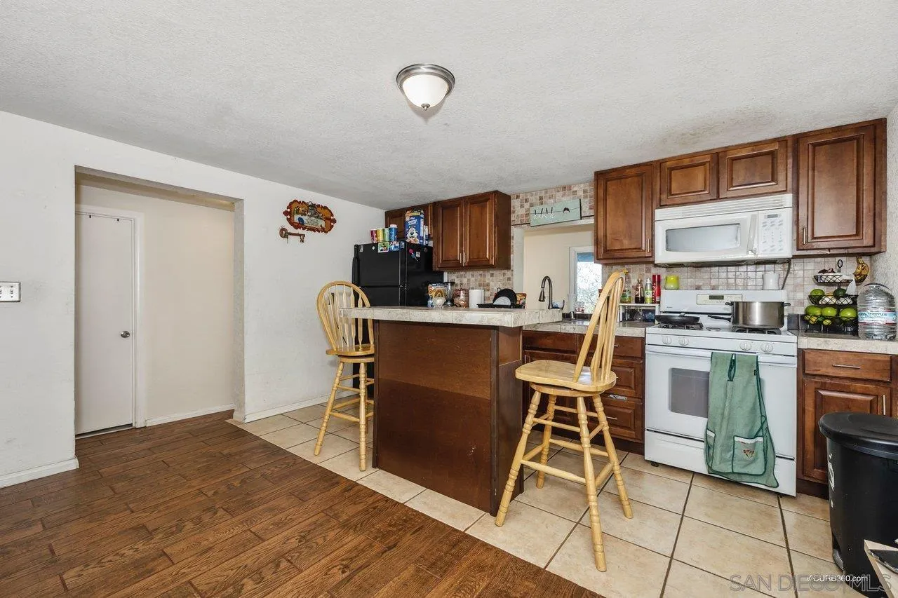https://cdn.realtyfeed.com/cdn/127/250042082/f3b5824c64b8249205479df1a4dd079b.webp