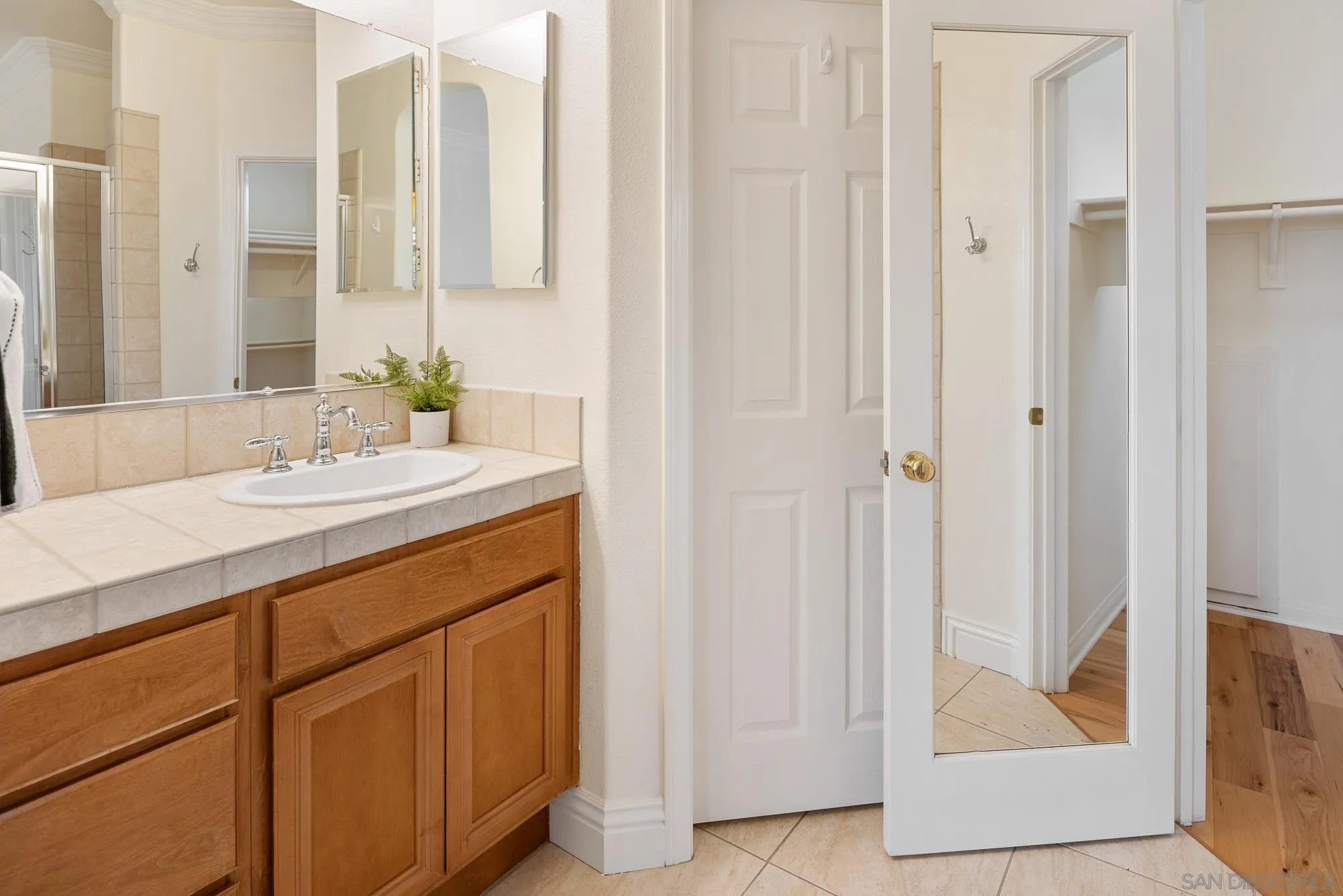 https://cdn.realtyfeed.com/cdn/127/250042084/c828fc30d4a65c752c2a87c2e83d74d3.webp