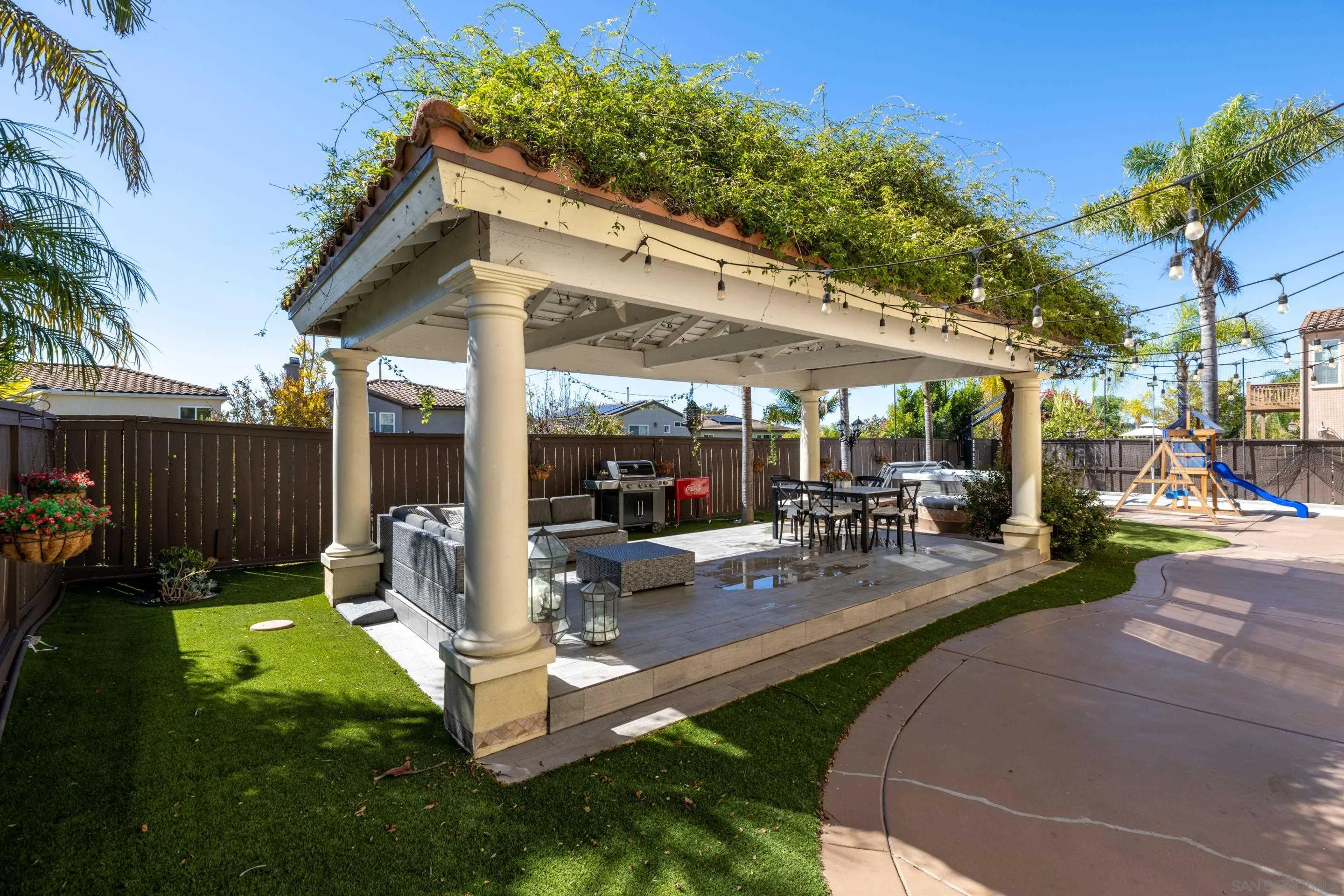 https://cdn.realtyfeed.com/cdn/127/250042086/df56d8ead1bd6d8fe095fde1ba24dfef.webp